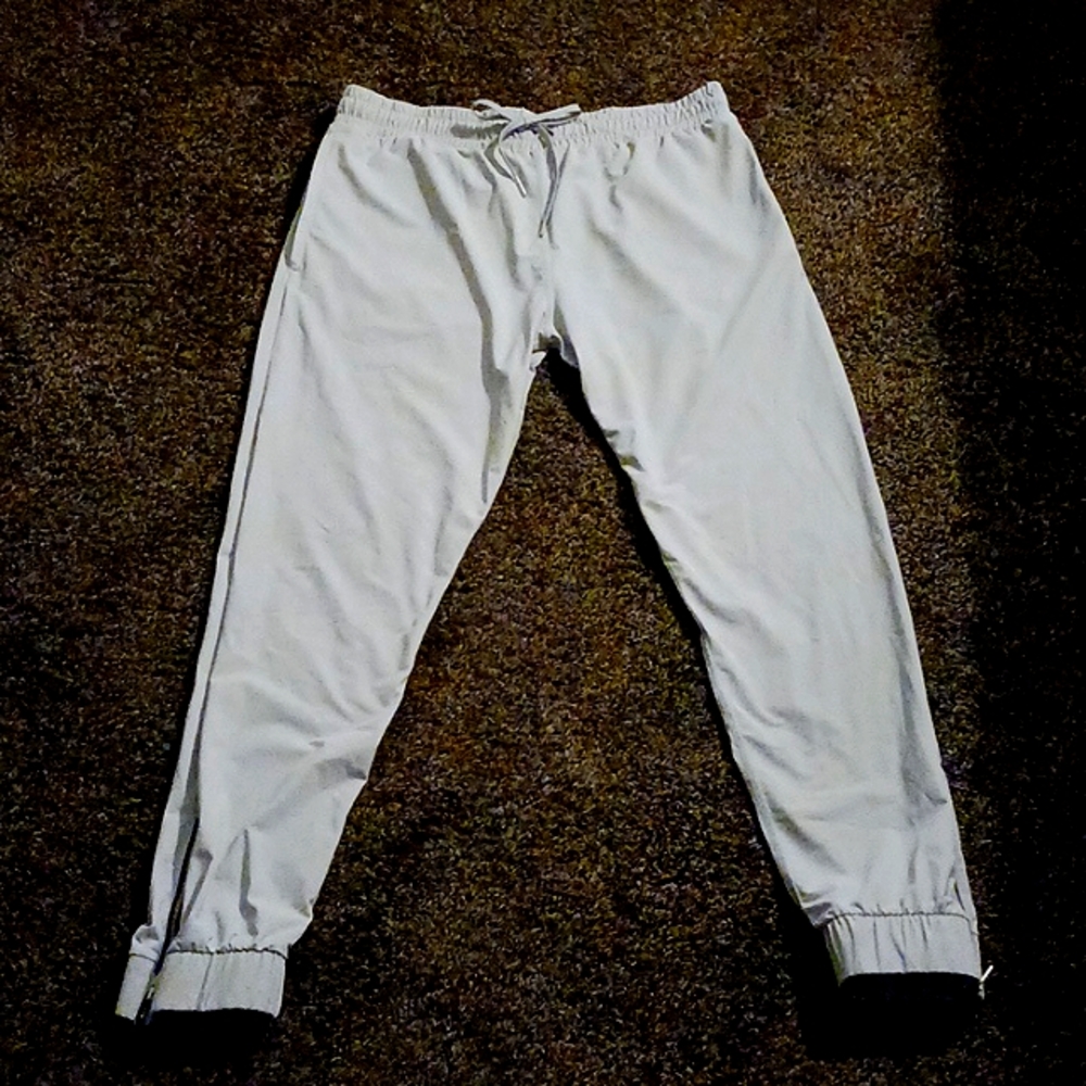 ZYIA Everywhere Zippered Jogger